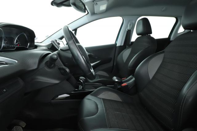 Peugeot 2008 image 3