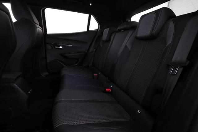 Peugeot 2008 image 2