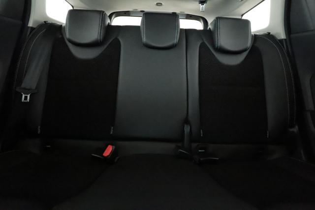 Renault Clio Estate image 3