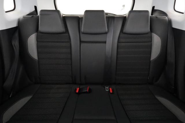 Peugeot 2008 image 3