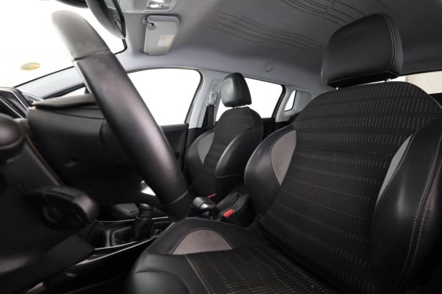 Peugeot 2008 image 6