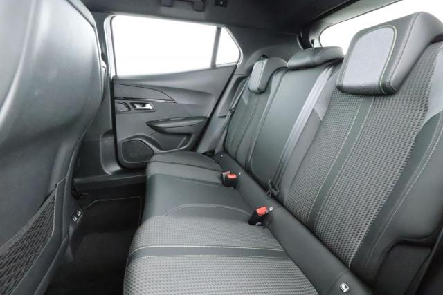 Peugeot 2008 image 2