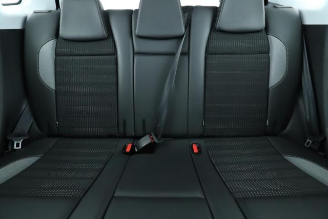 Peugeot 2008 image 6