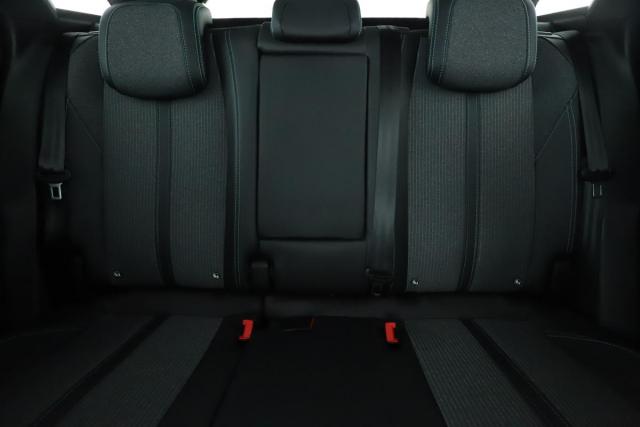Peugeot 3008 image 2