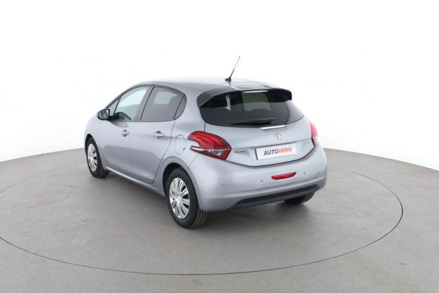 Peugeot 208 image 2