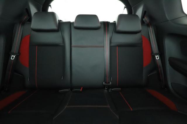 Peugeot 208 image 6