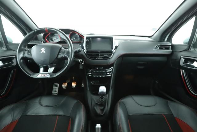Peugeot 208 image 8