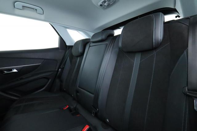 Peugeot 3008 image 3