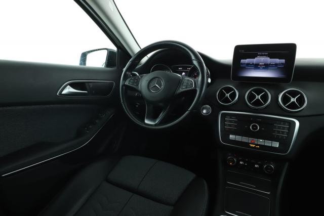 Mercedes Benz Gla image 6