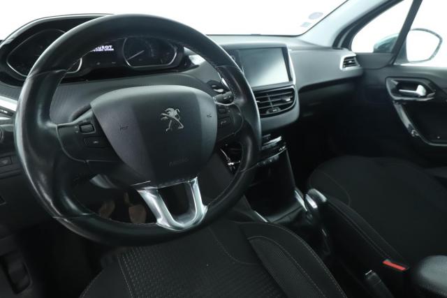 Peugeot 208 image 9