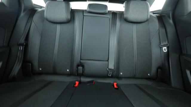 Peugeot 3008 image 2