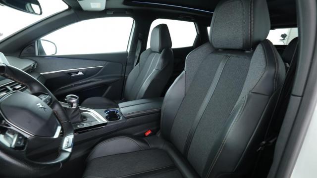 Peugeot 3008 image 3