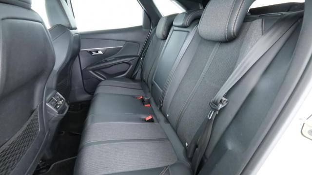 Peugeot 3008 image 1