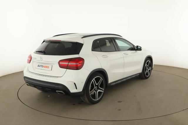 Mercedes Benz Gla image 8