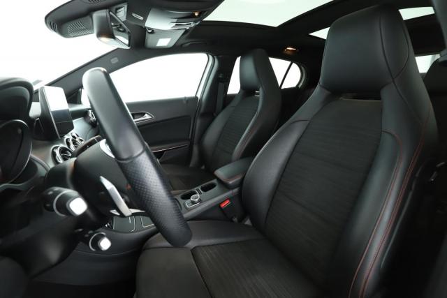 Mercedes Benz Gla image 1