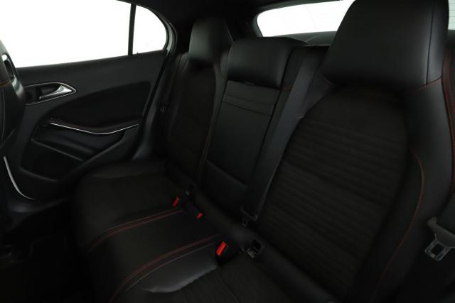 Mercedes Benz Gla image 4