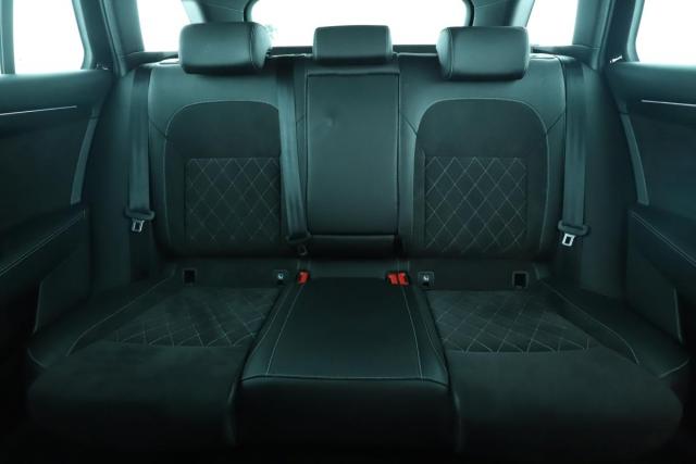 Skoda Superb Combi image 9