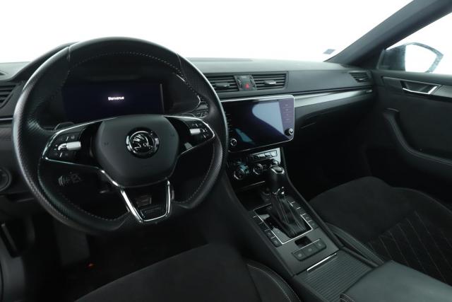 Skoda Superb Combi image 5