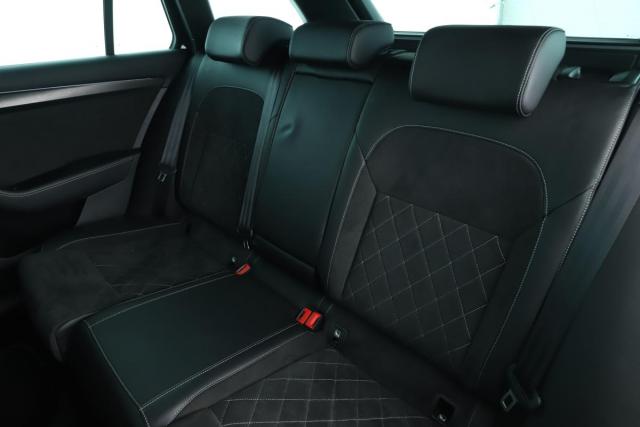 Skoda Superb Combi image 8