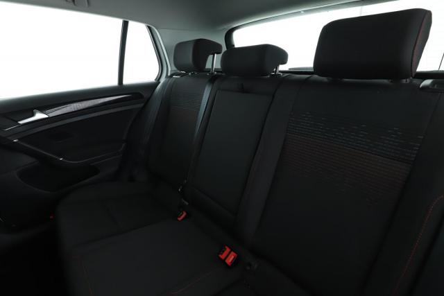 Volkswagen Golf image 7