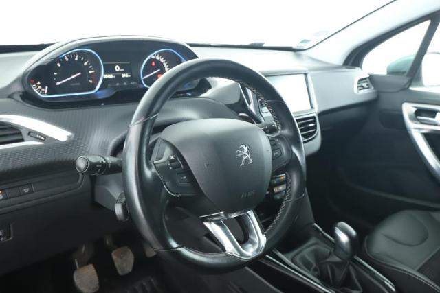 Peugeot 2008 image 8