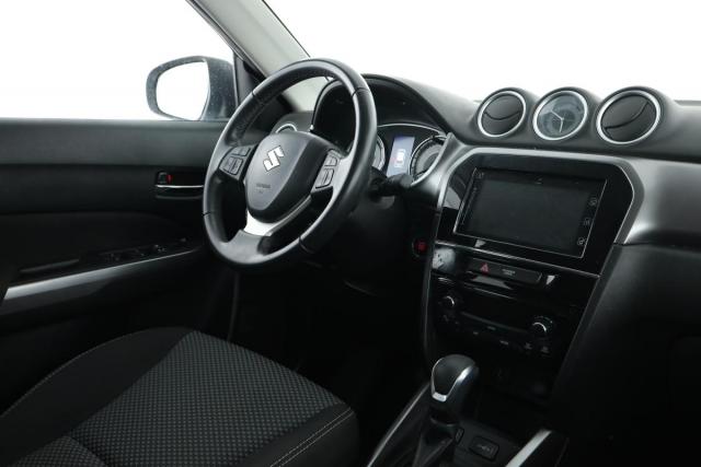 Suzuki Vitara image 8