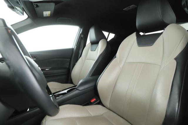 Toyota C-Hr image 2