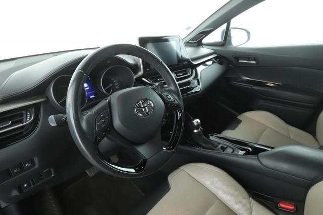Toyota C-Hr image 8