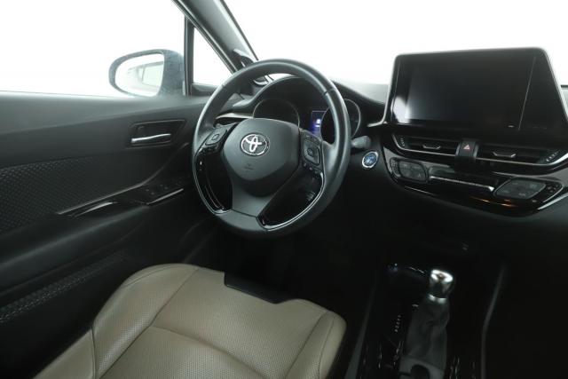 Toyota C-Hr image 1