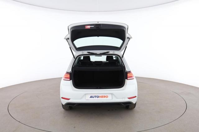 Volkswagen Golf image 2