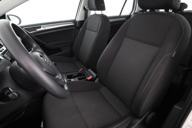 Volkswagen Golf image 6