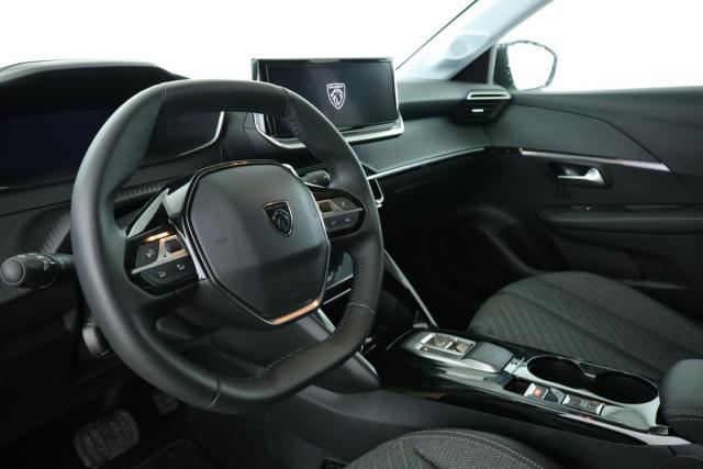 Peugeot 208 image 6