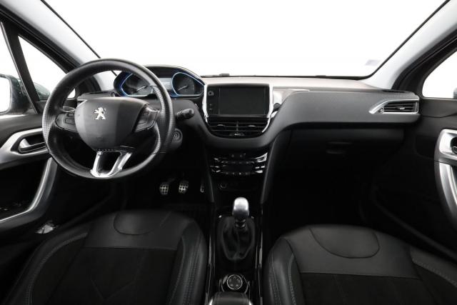 Peugeot 2008 image 2