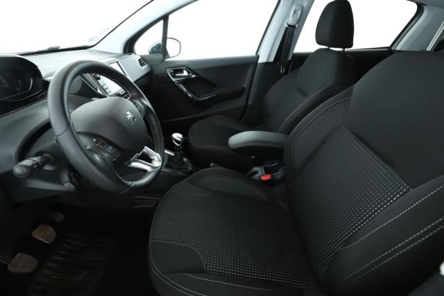 Peugeot 208 image 3