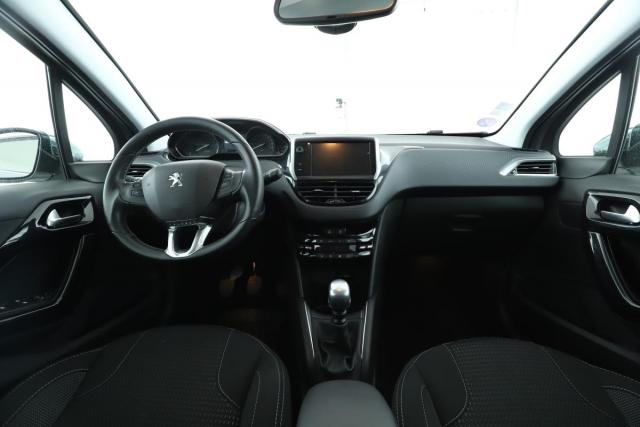Peugeot 208 image 1