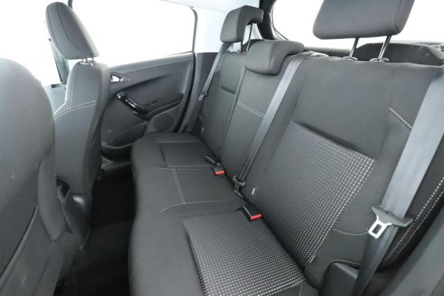 Peugeot 208 image 4