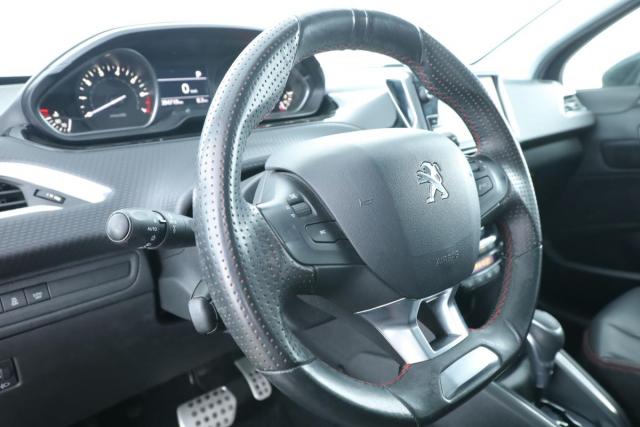 Peugeot 208 image 6