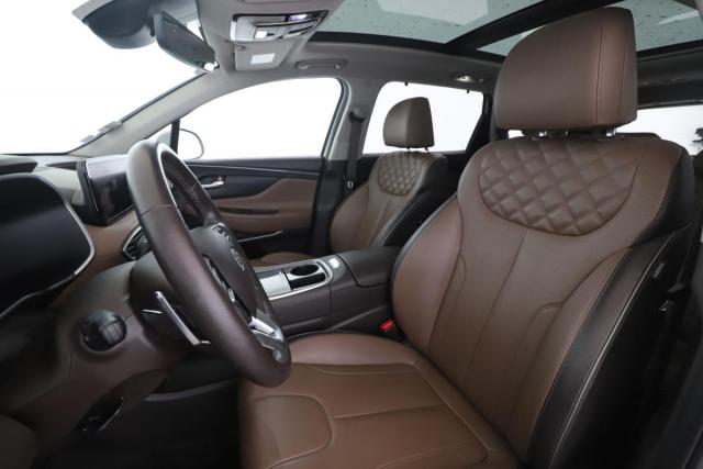 Hyundai Santa Fe image 6