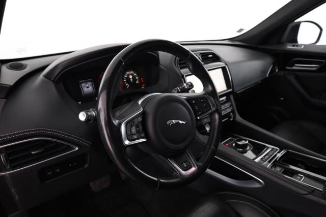 Jaguar F-Pace image 1