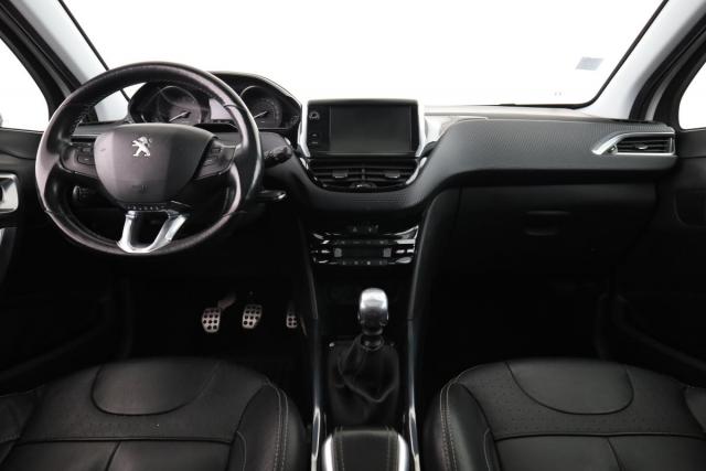 Peugeot 2008 image 8