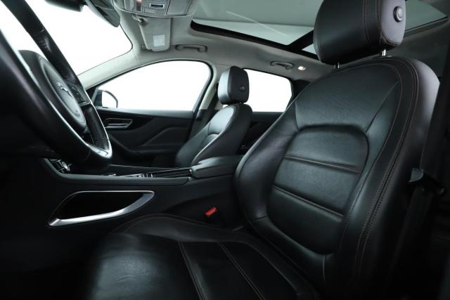 Jaguar F-Pace image 3