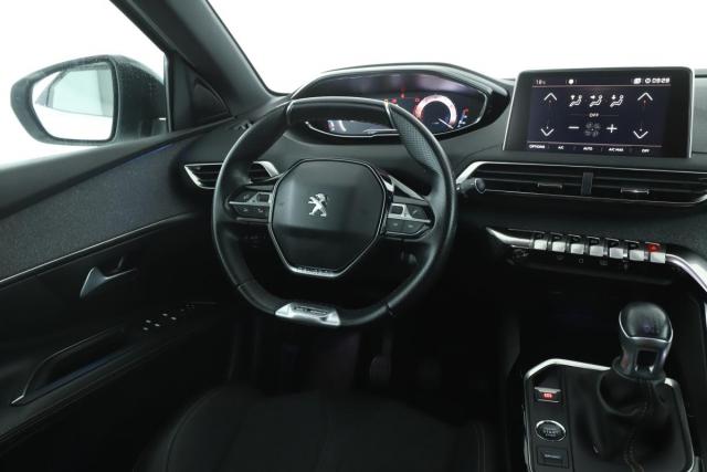 Peugeot 3008 image 3