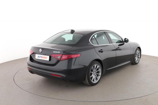 Alfa Romeo Giulia image 7