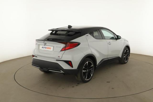 Toyota C-Hr image 9