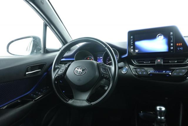 Toyota C-Hr image 5
