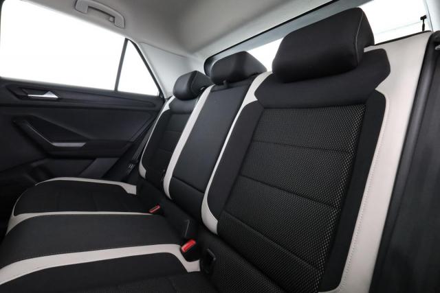 Volkswagen T-Roc image 6