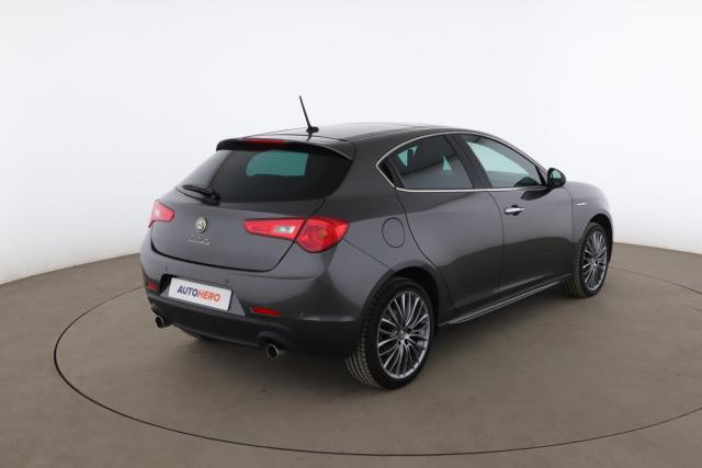 Alfa Romeo Giulietta image 7