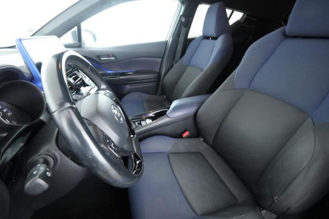 Toyota C-Hr image 2