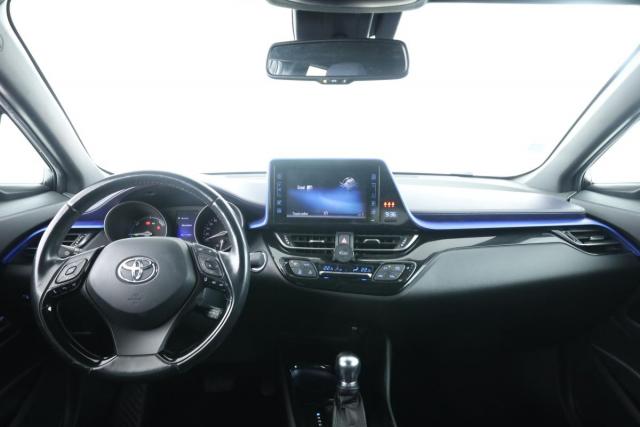 Toyota C-Hr image 6