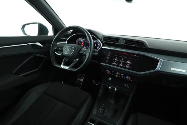 Audi Q3 image 8